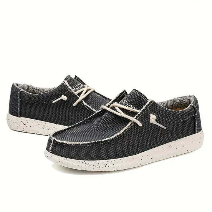 "Leichte Herrenschuhe, bequeme Slip-Ons, optimale Luftzirkulation, ideal für den Alltag und lange Spaziergänge."