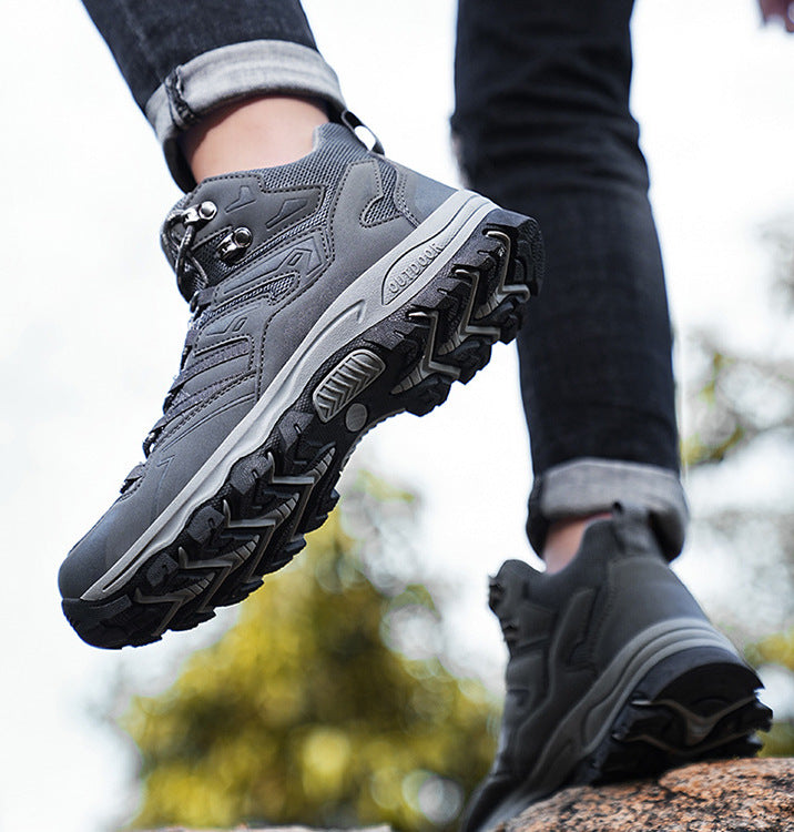 Leichte orthopädische Wanderschuhe für Damen mit abnehmbarem Riemen, rutschfester Sohle und wasserfester Oberfläche.