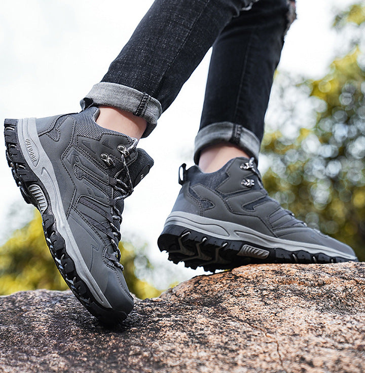 Leichte orthopädische Wanderschuhe für Damen mit abnehmbarem Riemen, rutschfester Sohle und wasserfester Oberfläche.