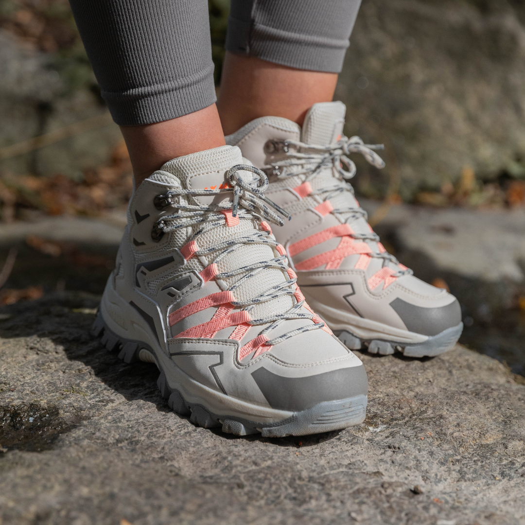 Leichte orthopädische Wanderschuhe für Damen mit abnehmbarem Riemen, rutschfester Sohle und wasserfester Oberfläche.