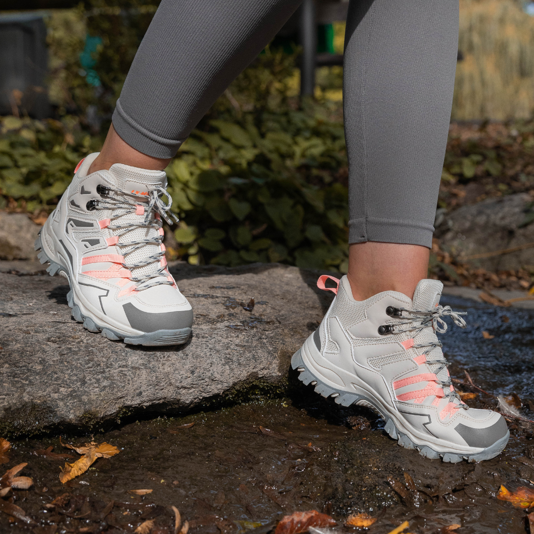 Leichte orthopädische Wanderschuhe für Damen mit abnehmbarem Riemen, rutschfester Sohle und wasserfester Oberfläche.
