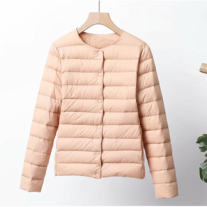 Kurze, moderne Damen-Steppjacke. Leicht, warm und bequem für Frühling, Herbst, milde Winter und casual Outfits.