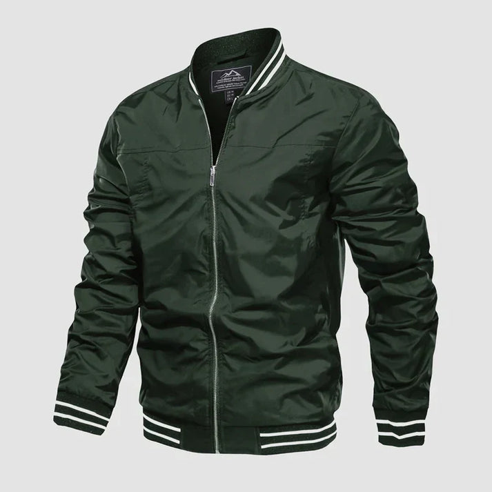 "Leichte zweifarbige Herrenjacke, modern und stilvoll, mit bequemer Passform und zeitgemäßer Eleganz."