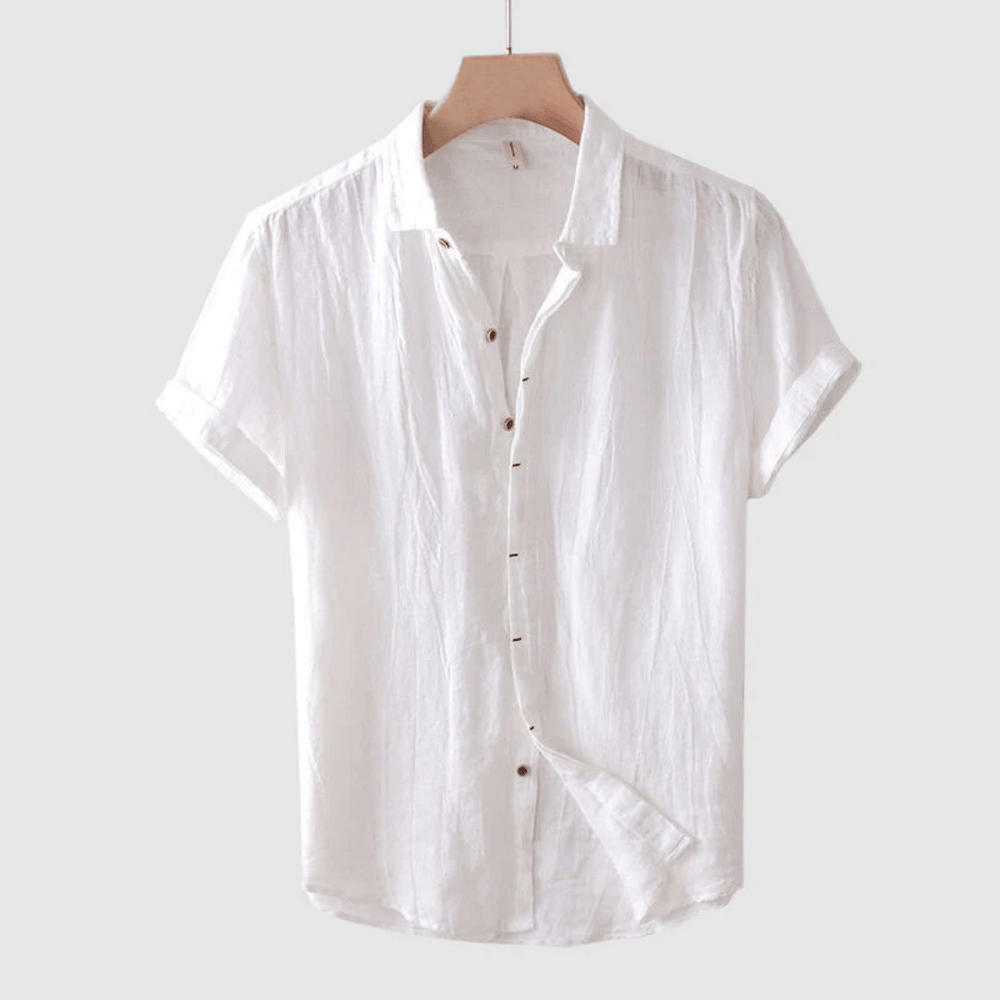 Modisches Herren Kurzarmhemd für Sommer und Business Casual Anlässe, mit Knopfleiste und luftigem Stoff.