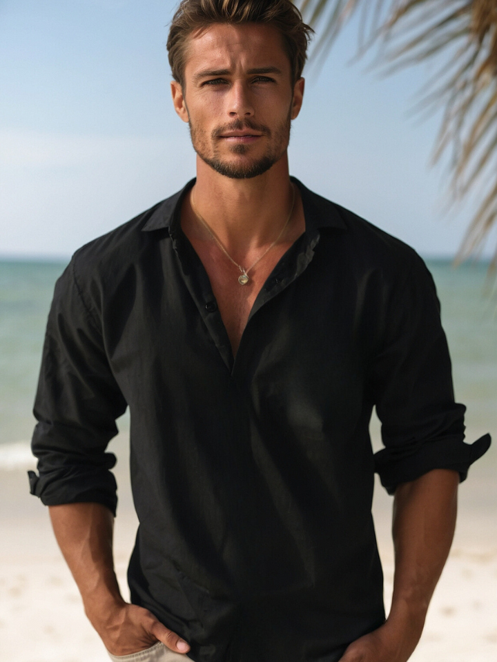 Leichtes Herren Sommerhemd mit Knopfleiste, ideal für warme Tage und Freizeit.