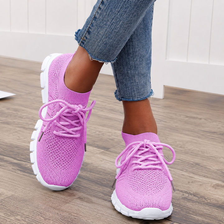 Livia Sneaker in reinem Weiss, perfekt für einen sauberen Stil