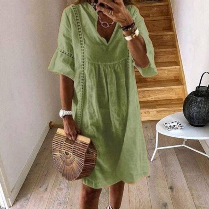 Bequemes Damen Freizeitkleid, perfekt für Sommer & Strand, mit Boho-Spitze, V-Ausschnitt und luftiger Passform.