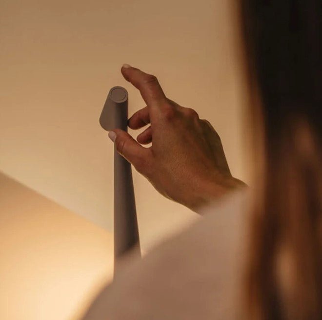 Tragbare LED Tischleuchte für jeden Raum