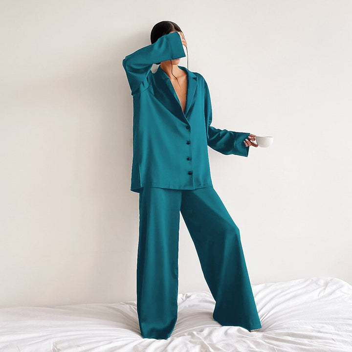 Weiche Damen Loungewear, zweiteilig, bequem für entspannte Abende zu Hause; luxuriöses Hausanzug Set.