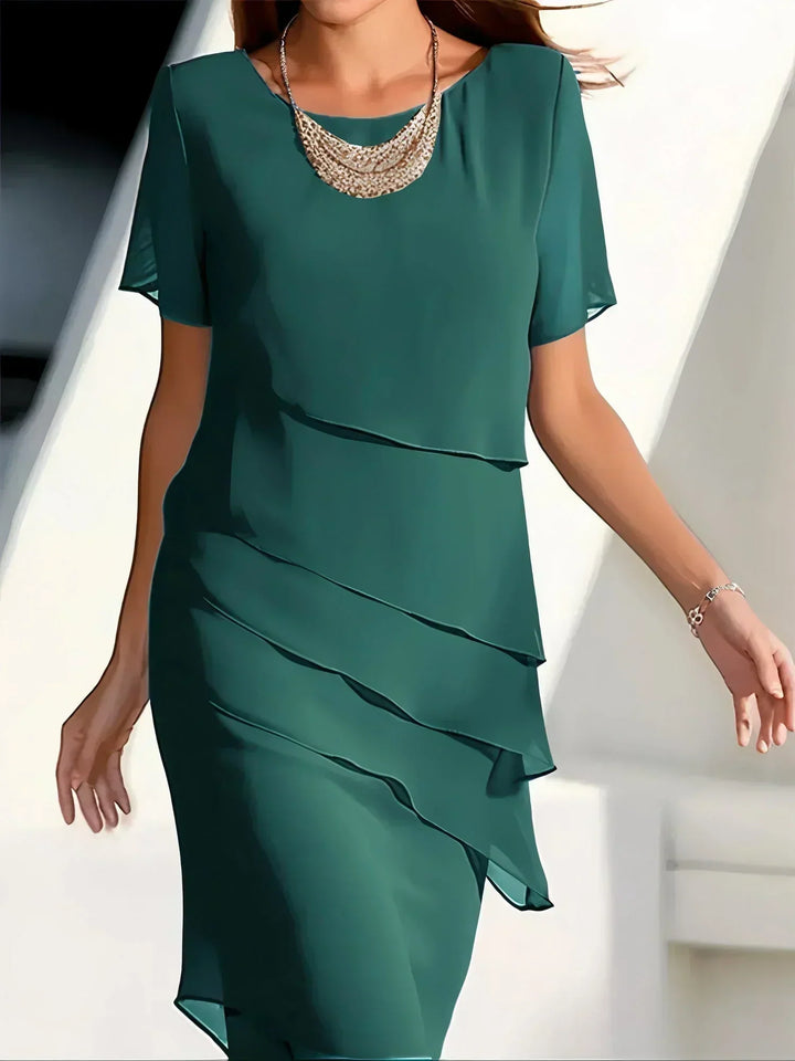 Luxuriöses, schlankmachendes Damenkleid mit tailliertem Schnitt, eleganter Silhouette und praktischem Design in verschiedenen