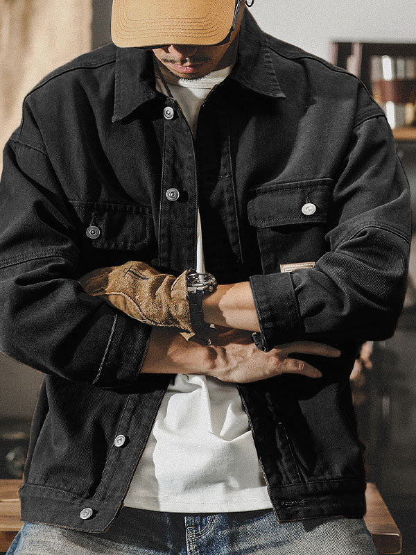 Authentische Vintage Herrenjacke mit vielen Taschen und robustem Stoff für den Alltag.