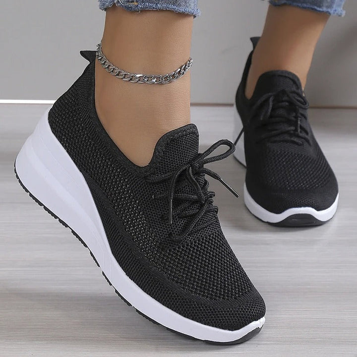 Moderne orthopädische Damen Sneaker, stilvoll, bequem und unterstützend.