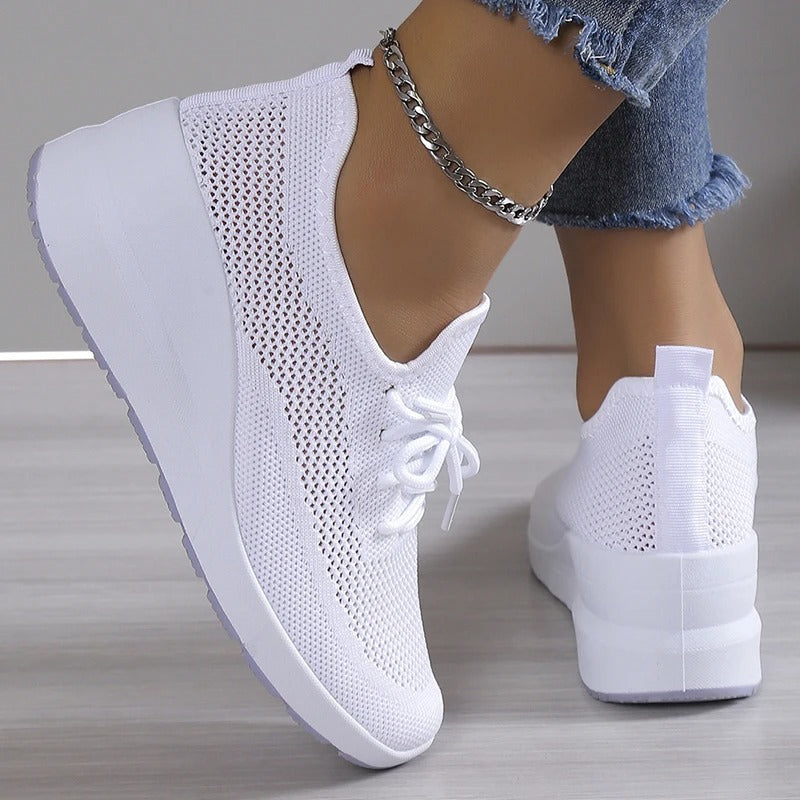 Komfortable Damen Sneaker mit Fußgewölbestütze, orthopädisch, leicht und bequem.