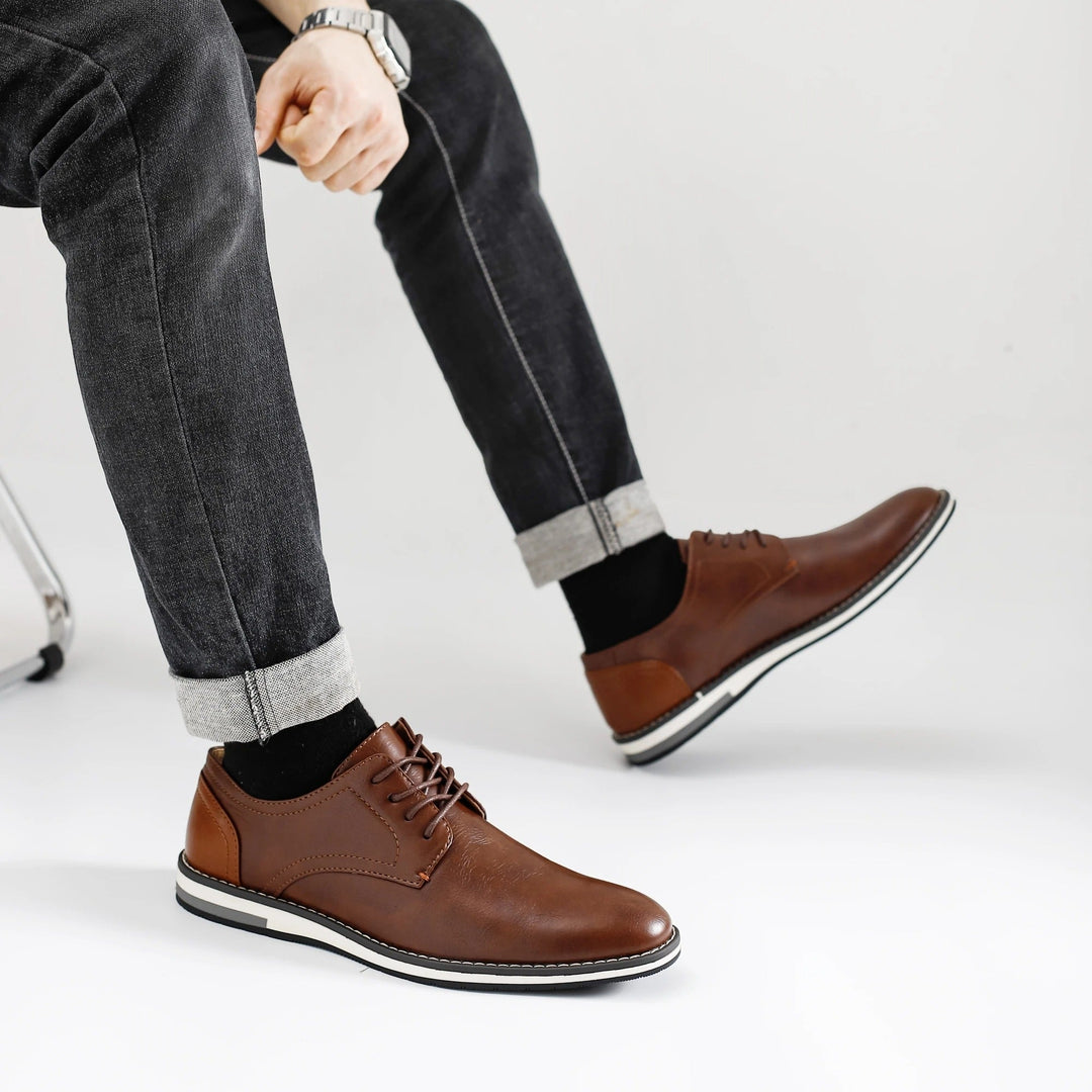 Robuste Sohle brauner Herren Business Schuhe, bietet Komfort & Halt den ganzen Tag.