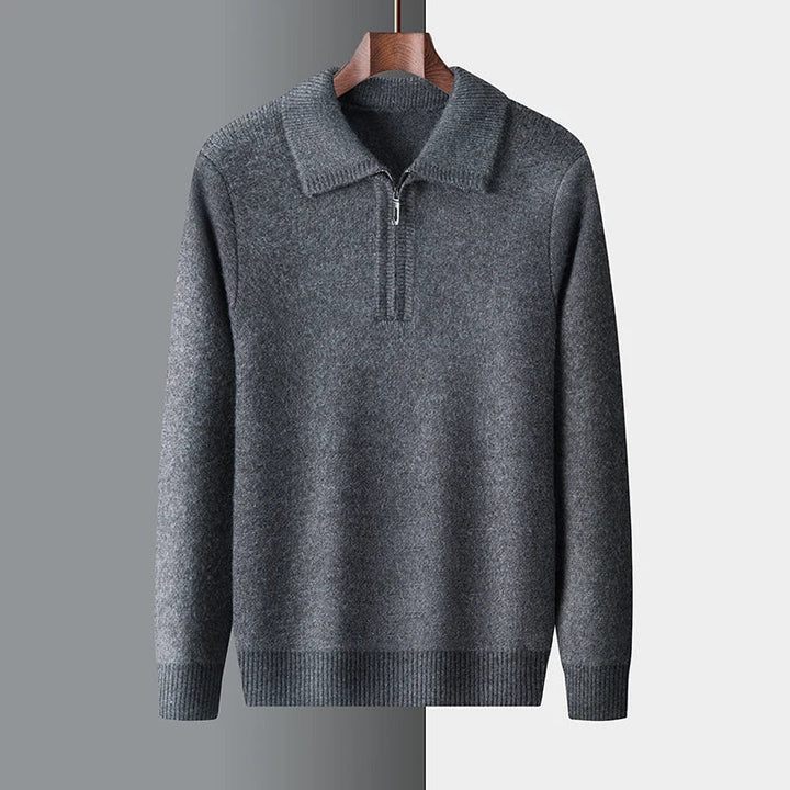 Grauer Herren Half-Zip Strickpullover. Hochwertiger Winterpullover für elegante Herrenmode und Freizeit.