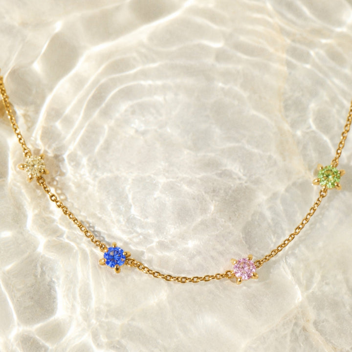 Elegantes Goldarmband für Damen mit Gravur und persönlichem Geburtsstein