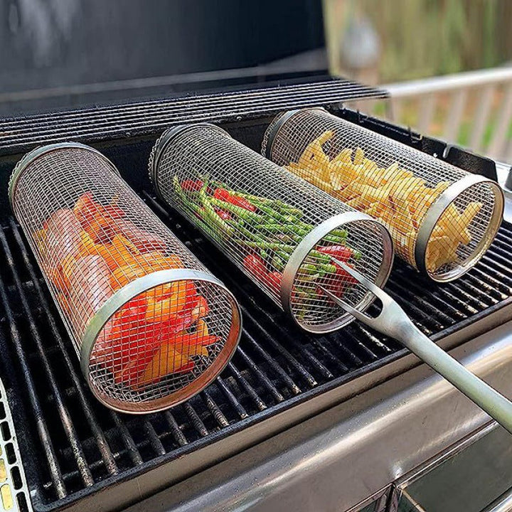 Metall-Grillkorb für BBQ, perforiertes Design, ergonomische Griffe, ideal für Fleisch, Gemüse und Meeresfrüchte.