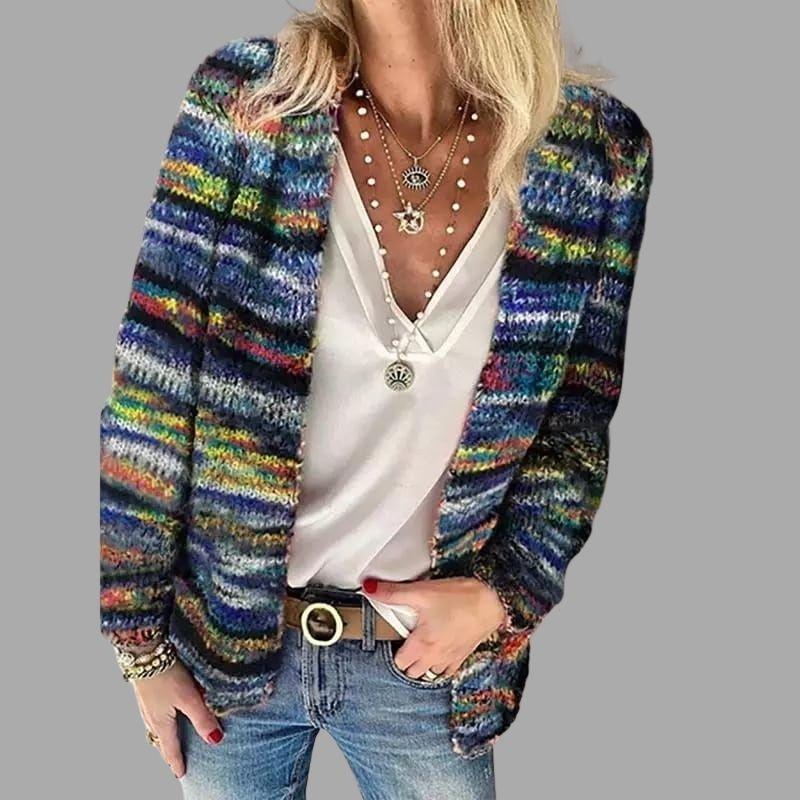 "Mette Strickjacke Damen, mehrfarbig, weiches Strickmaterial, lockere Passform, farbenfroh und stilvoll, Vorderansicht"