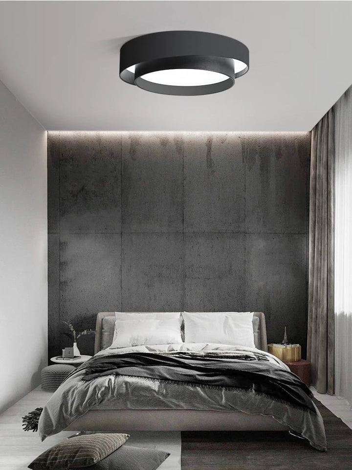 Minimalistische LED Deckenleuchte in Weiß, runde Form, zeitgenössisches Design, energieeffiziente Beleuchtung, Wohnzimmer.