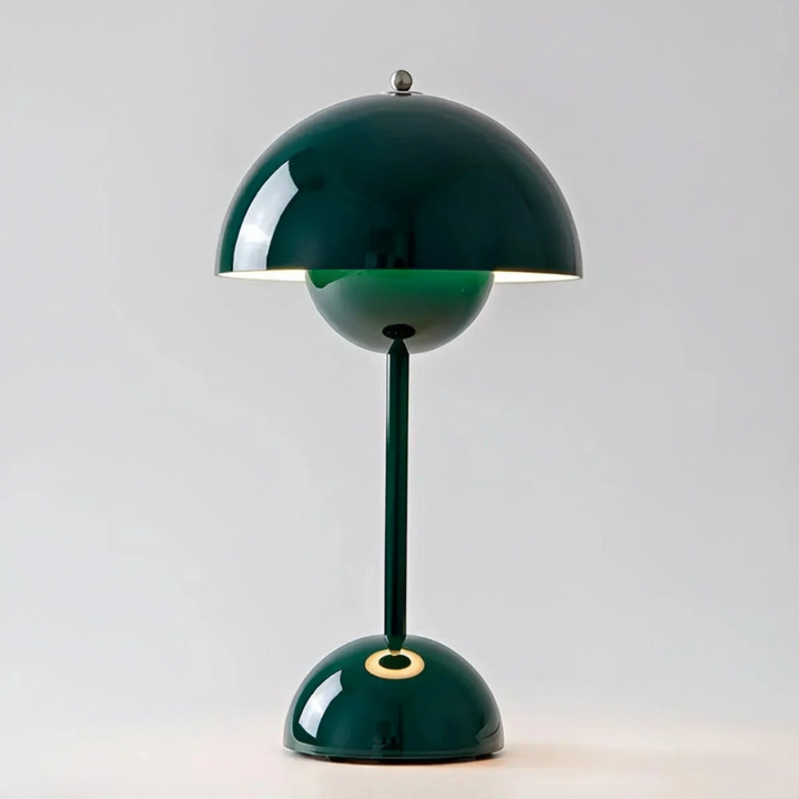 Dekorative LED-Tischlampe, minimalistisch, skandinavischer Stil, Edelstahl, sanftes Licht für eine beruhigende Atmosphäre.