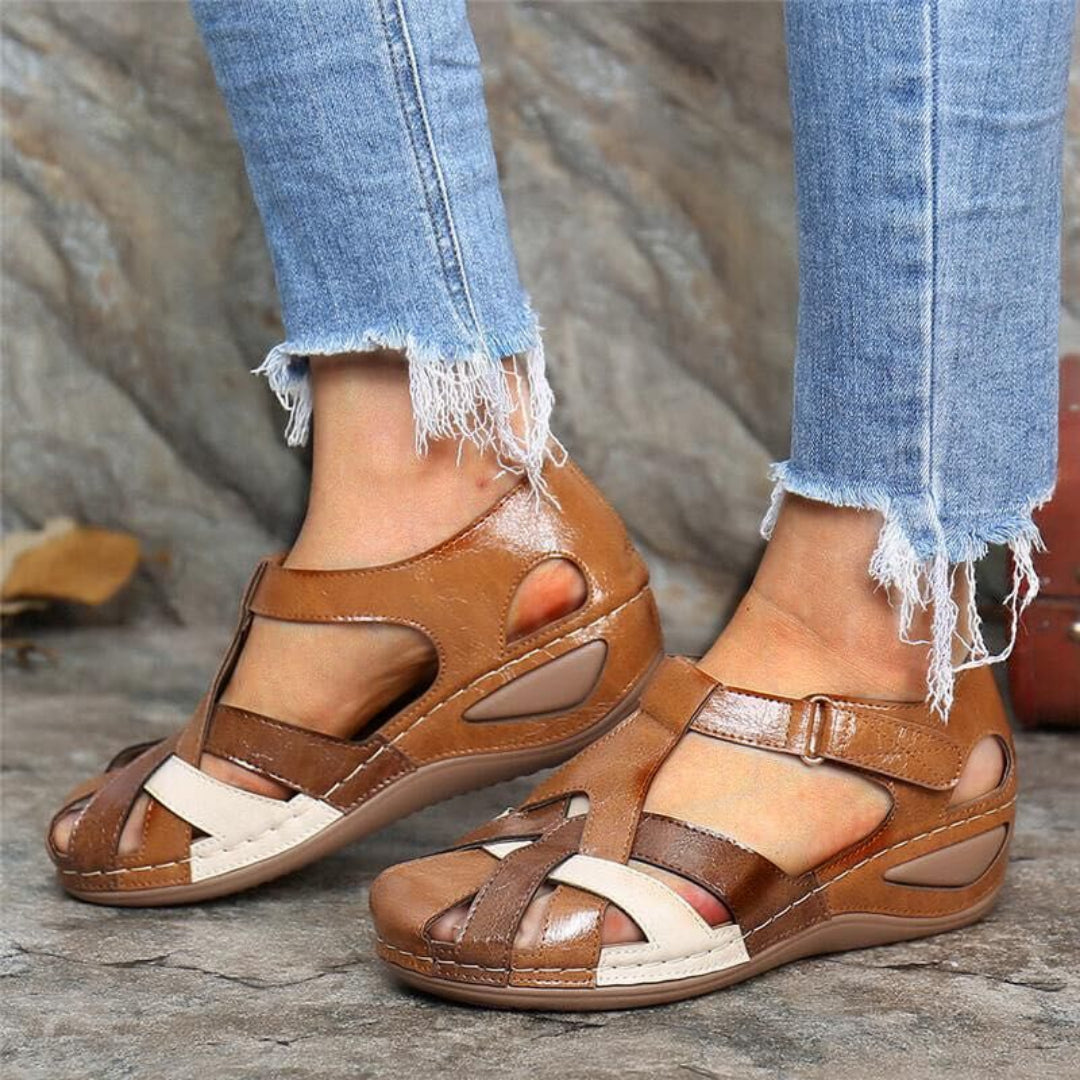 Moderne Damen Colorblock Sandalen mit geschlossener Spitze, perfekt für den Frühling. Bequeme Freizeitschuhe.