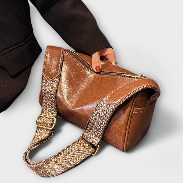 Moderne elegante Damen-Schultertasche, perfekt für den stilvollen Alltag und Business. Praktisch und chic.