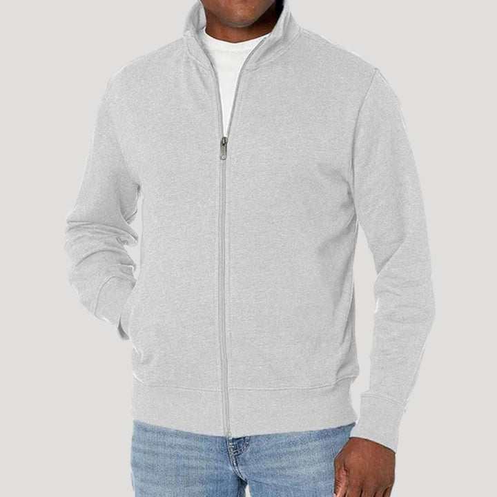Detailansicht des robusten Reißverschlusses einer modernen Herren-Frühlingsjacke, praktisch & stilvoll.