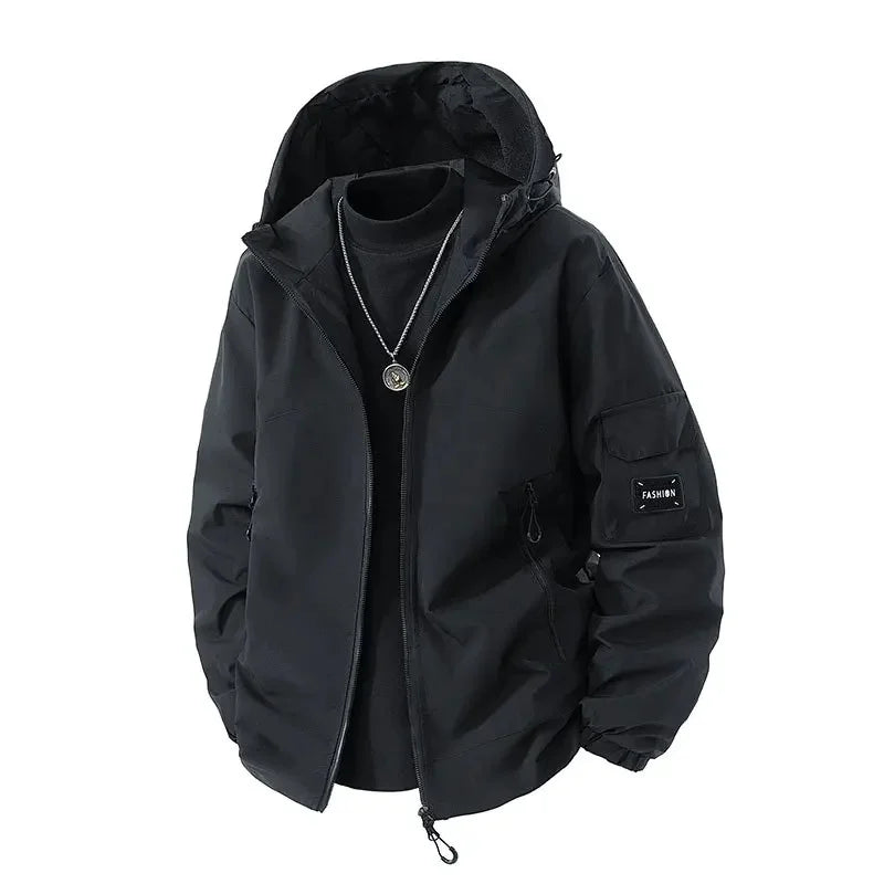 Herren Winter Skijacke mit Kapuze, ideal für Outdoor & Freizeit. Warme, lockere Passform für Kälteschutz und uneingeschränkte Bewegung.