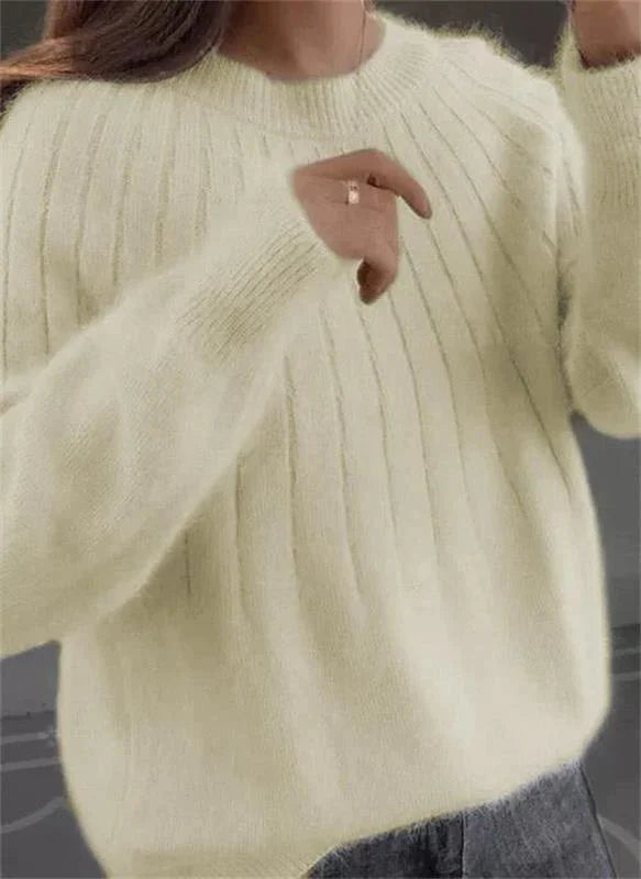 Lässiger und moderner Damen Strickpullover. Warm und bequem, ideal für Alltag und Wintermode.