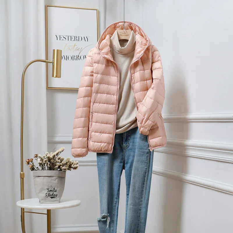 Modische Damen Pufferjacke mit Kapuze, leicht & warm, ideal für Winter & Freizeit. Perfekte Outdoorjacke.