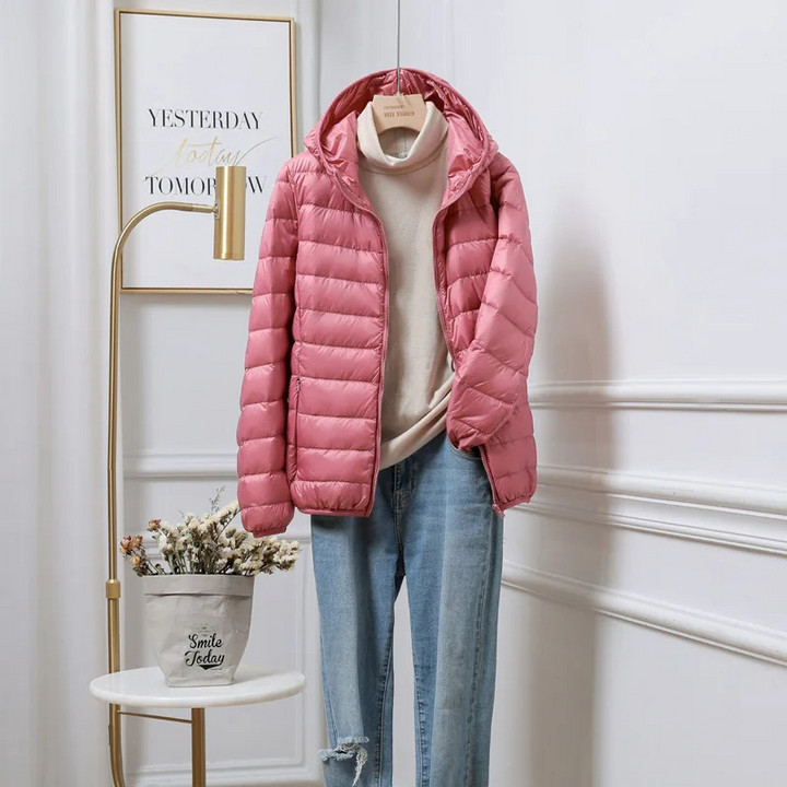 Stylische Damen-Kapuzenjacke, leicht gefüttert, als vielseitige Mode- & Reisejacke für jeden Anlass.