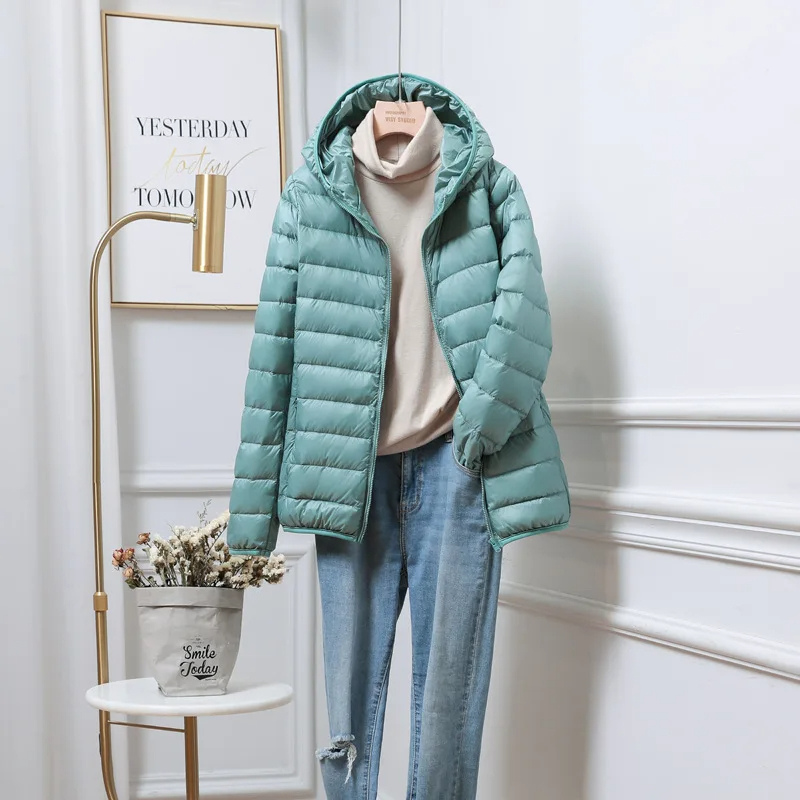 Damen Pufferjacke mit Kapuze, leicht & modern. Perfekte Freizeitjacke für Herbst & Winter.