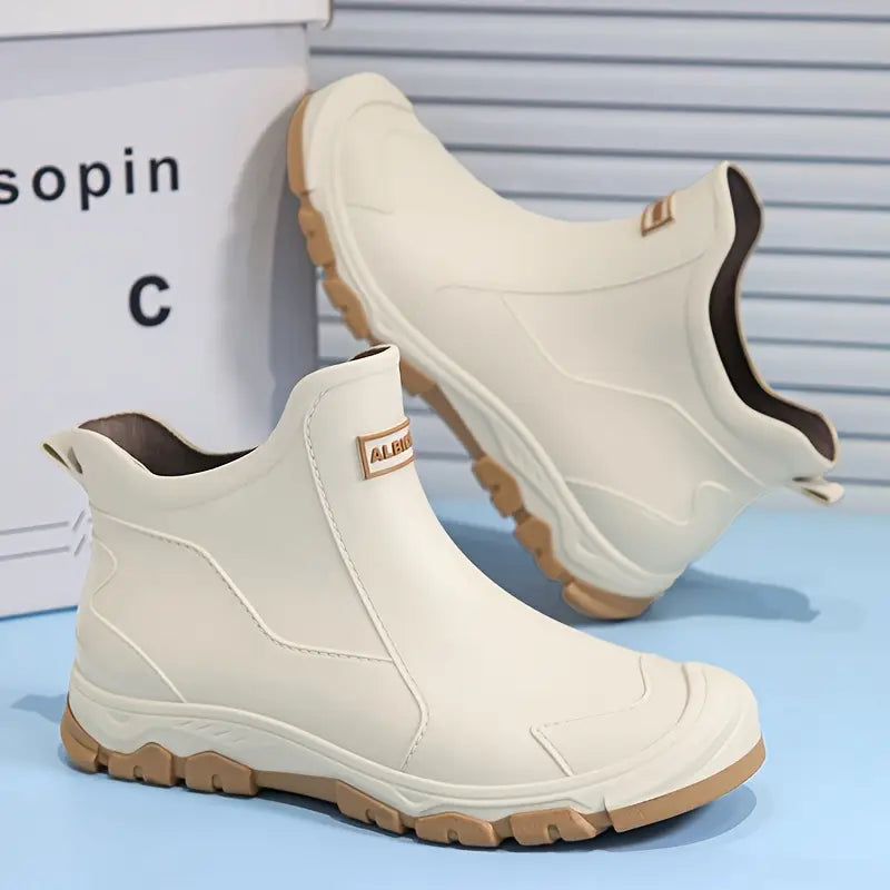 Modische Damen-Stiefeletten, wasserdicht und rutschfest, ideal als Komfortschuhe für Herbst und Winter.