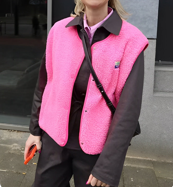 Vielseitige Damen Weste mit Rundhalsausschnitt und Druckknöpfen; perfekt für Layering im Casual-Stil.
