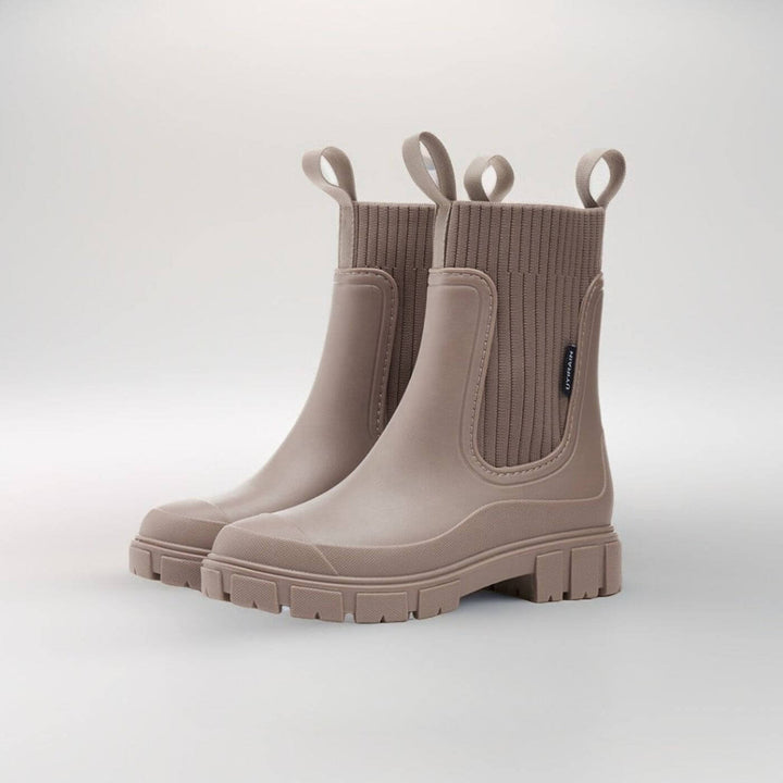 Rutschfeste Profilsohle der Damen-Regenstiefel, sorgt für sicheren Halt auf nassen und glatten Untergründen.