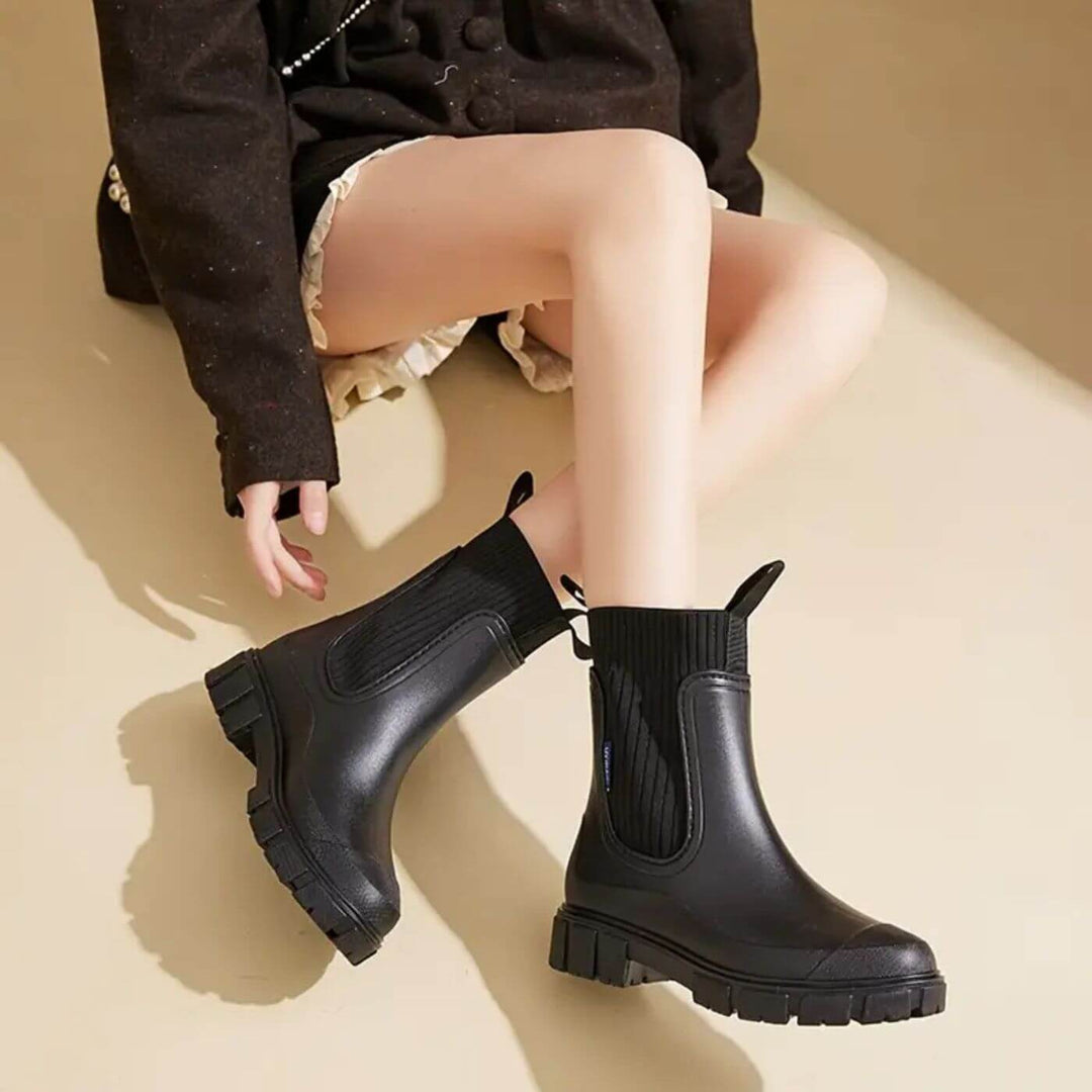 Bequeme Damen-Regenstiefel, innen gefüttert, perfekt für kühles Regenwetter und längeres Tragen.
