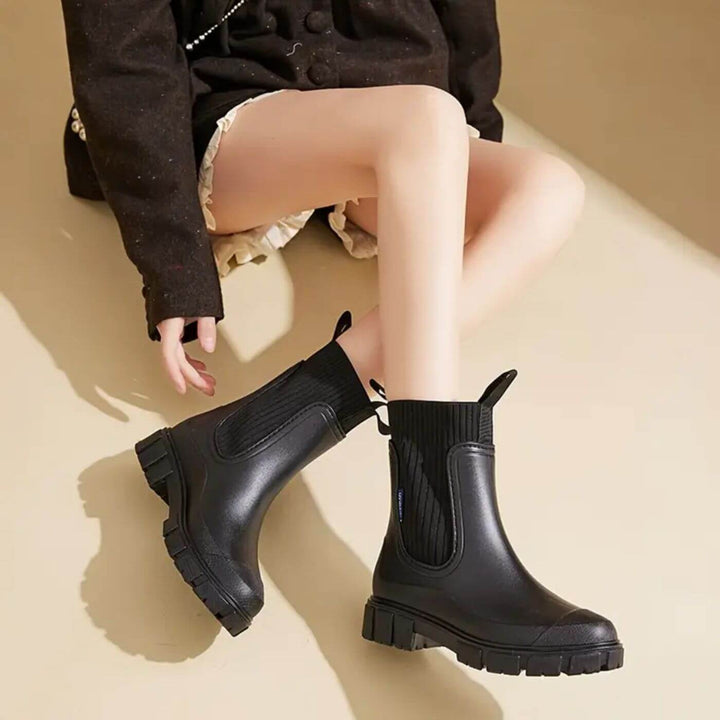 Bequeme Damen-Regenstiefel, innen gefüttert, perfekt für kühles Regenwetter und längeres Tragen.