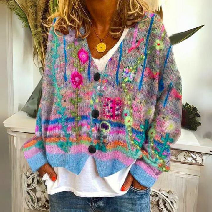 Modischer Damen Cardigan mit farbenfrohem Muster, lockerem Schnitt für bequemen Freizeit-Look im Herbst.