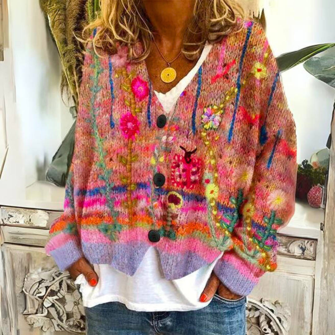 Farbenfroher Strick-Cardigan für Damen mit modernem Muster. Lockerer Schnitt, bequem & stilvoll für Herbstmode.