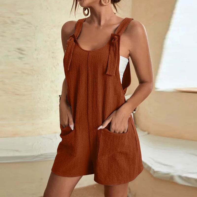 Ganzer Look: Damen Sommer-Jumpsuit mit Taschen, bequemer Einteiler für lässige Sommer-Outfits.