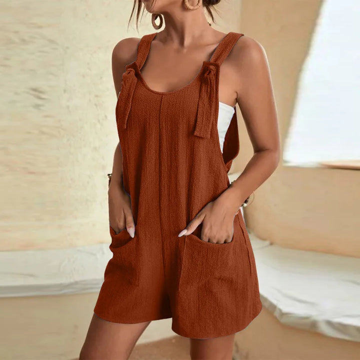 Ganzer Look: Damen Sommer-Jumpsuit mit Taschen, bequemer Einteiler für lässige Sommer-Outfits.
