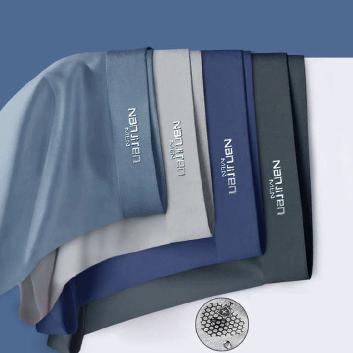 Viererpack Herren Unterhosen, ergonomisch geschnitten für Bewegungsfreiheit beim Sport.