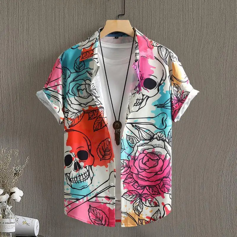 Rückenansicht des Herrenhemds mit detailreichem Bohemian-Design