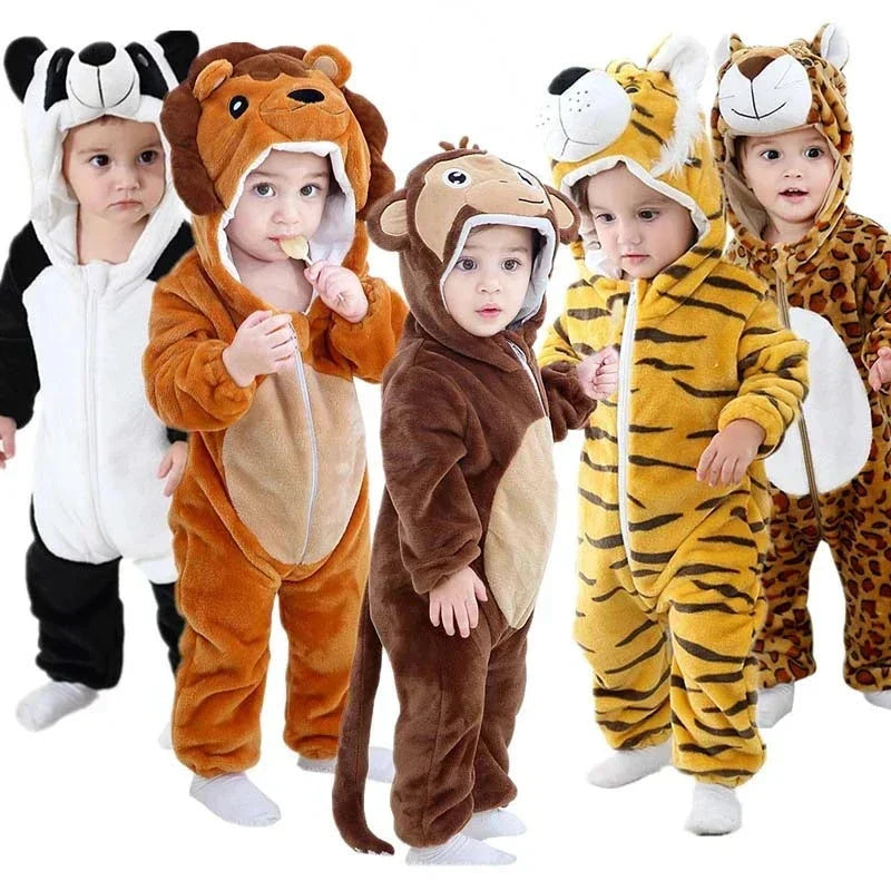 Niedlicher Baby-Tier-Onesie aus weichem Plüsch, perfekt für Fotoshootings. Kuschelige Babykleidung.