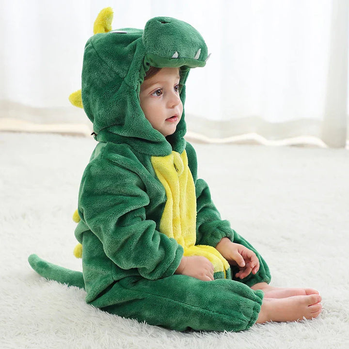 Weicher Baby-Fuchs-Onesie aus Plüsch für gemütliche Stunden und Fotoshootings.
