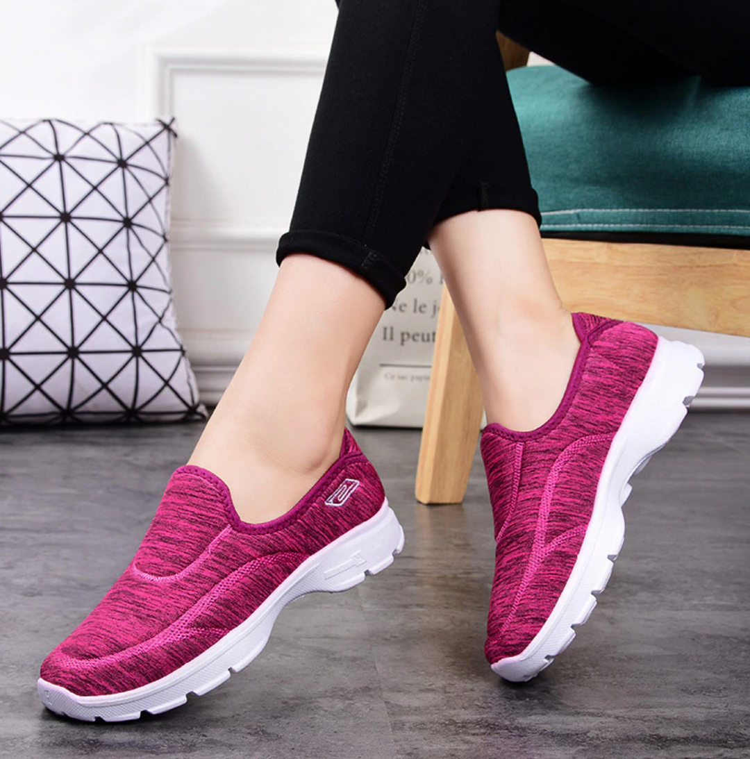 Bequeme sportliche Damen Slipper mit Luftpolster. Ideal als Alltagsschuh für Frauen, die orthopädischen Komfort suchen.