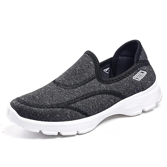 Komfortable orthopädische Damen Slip-On Schuhe, sportlich und bequem. Mit Luftpolster für optimale Fußgewölbeunterstützung.