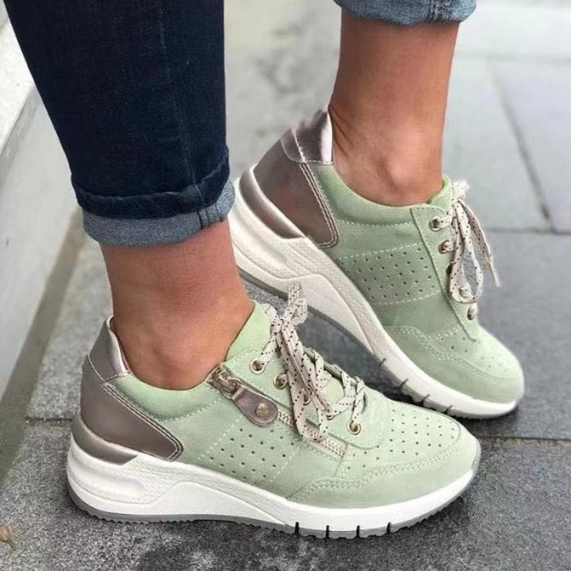 Damen Plateau Sneaker, modisch & bequem für den Alltag.