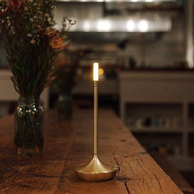 Elegante Tischlampe mit Dimmer und USB-Aufladung für jedes Zuhause