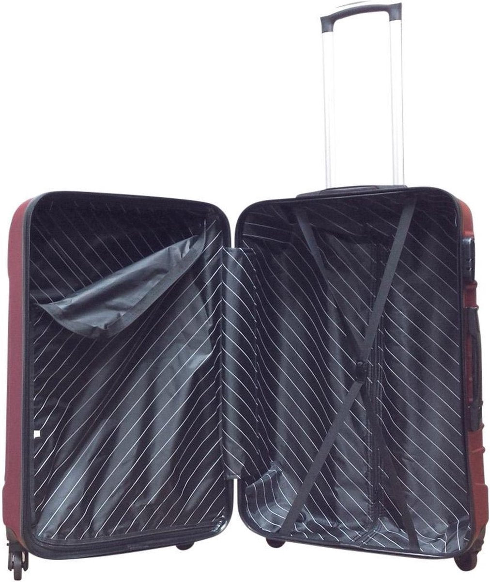 Detailaufnahme des 2-teiligen rosa Hartschalen-Koffersets. Zeigt robuste Rollen und stabilen Teleskopgriff.